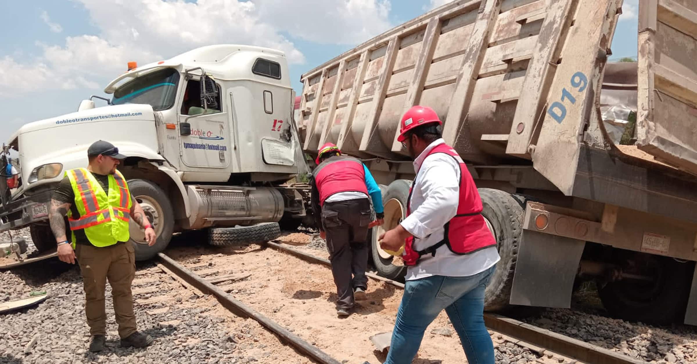 Tráiler intenta ganarle el paso a tren y provoca accidente en Eje 140