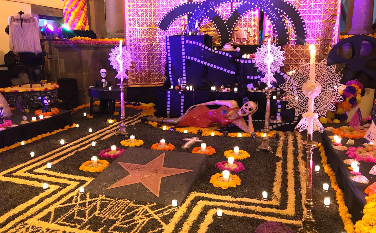 Inauguran Altar De Muertos En El Palacio Municipal