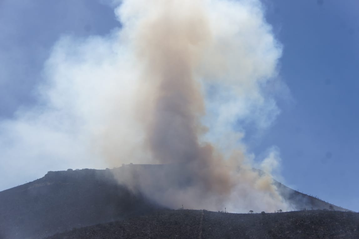 Tierra Quemada / Fotoreportaje de Héctor Guevara