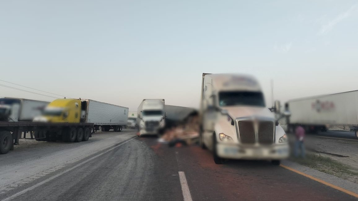Asaltos y caos en Carretera 57 tras accidente de trailer: ciudadanos ...