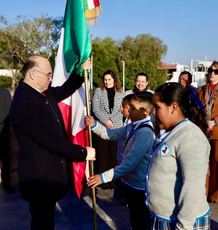 En Día de la Bandera, rinden homenaje a elementos caídos