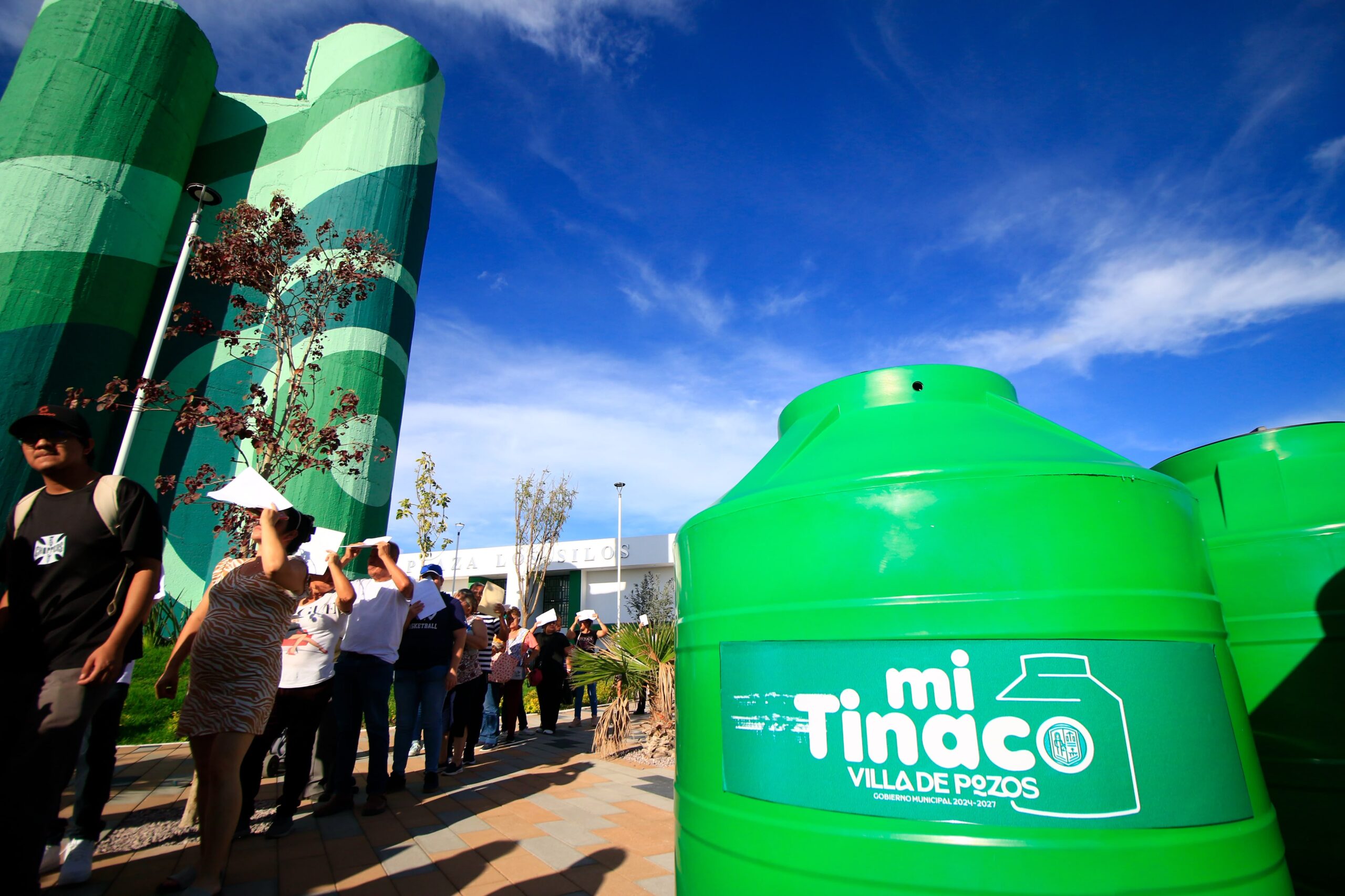 Entregan más de 500 tinacos a familias de Los Silos y Prados Segunda ...